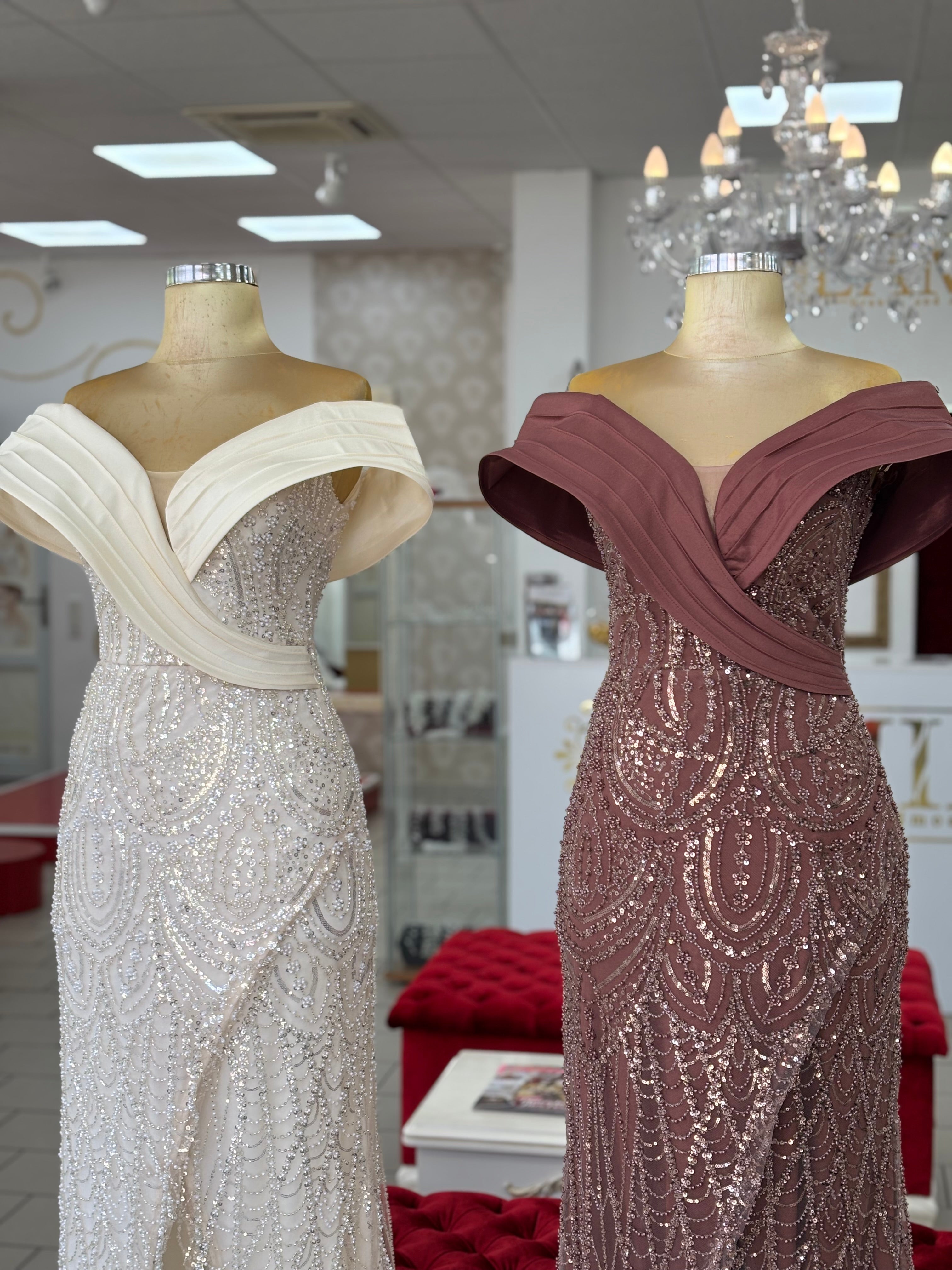 Elegantes Abendkleid mit Perlenstickerei – Modell C2130