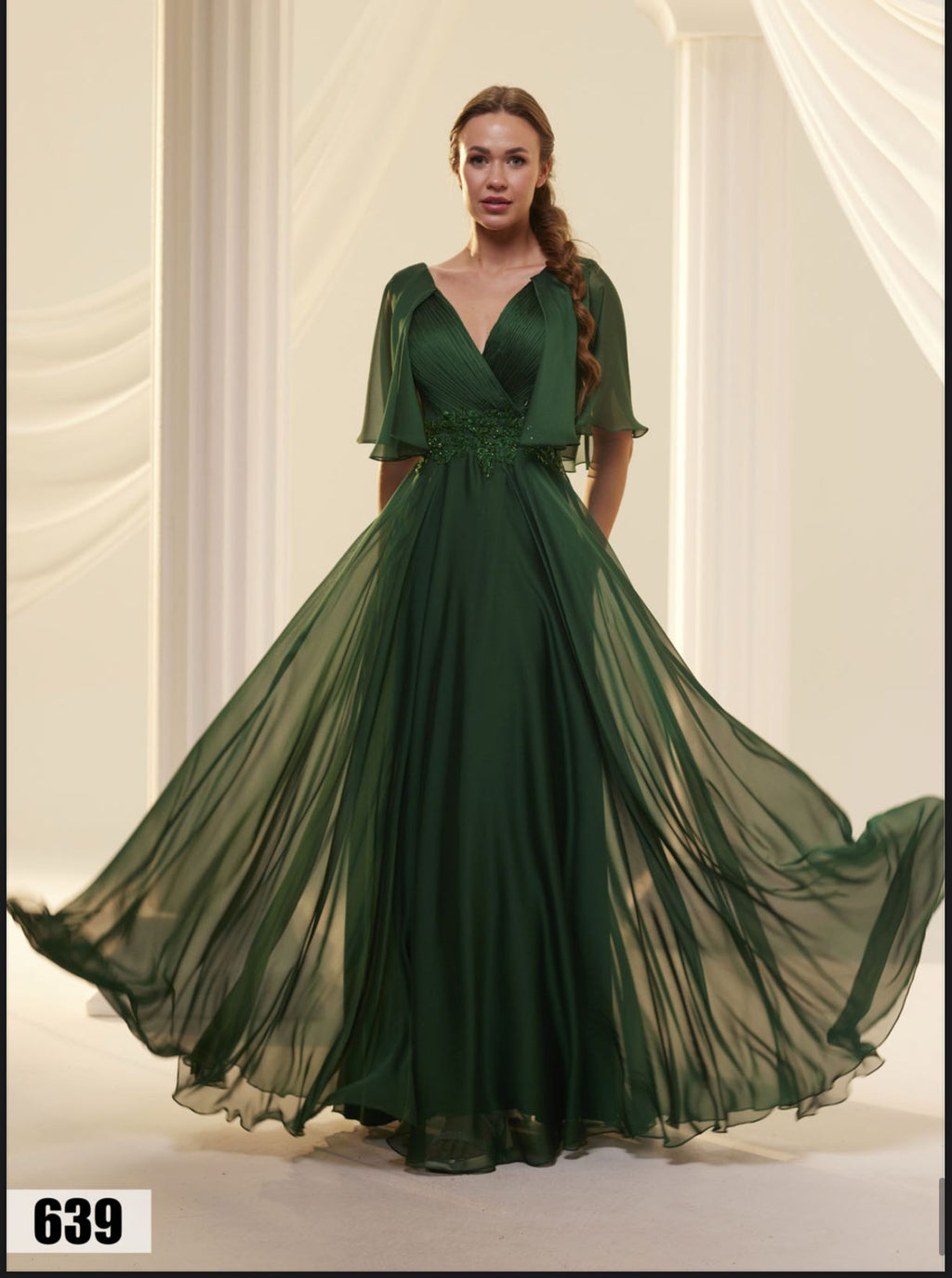 Abendkleid mit Chiffonrock & V-Ausschnitt – Modell FK639