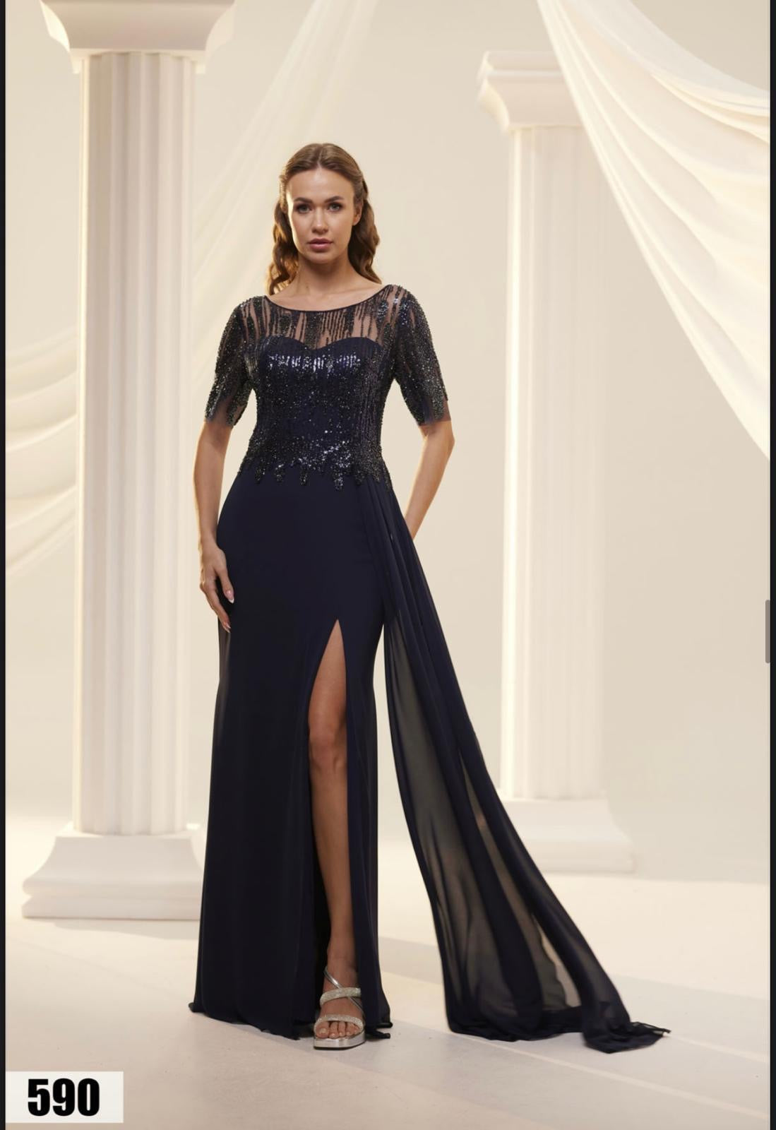 Abendkleid mit Paillettenoberteil & Beinschlitz – Modell FK590