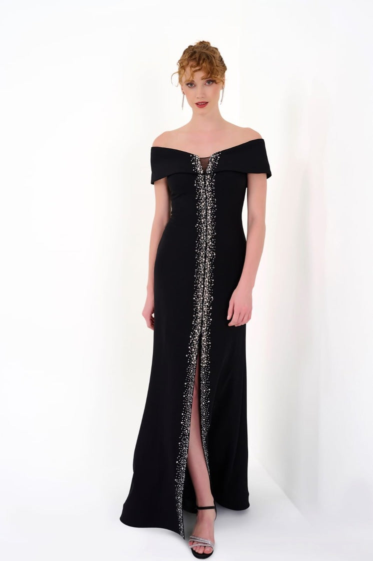 Elegantes Off-Shoulder-Abendkleid mit Strasslinie
/ C5950