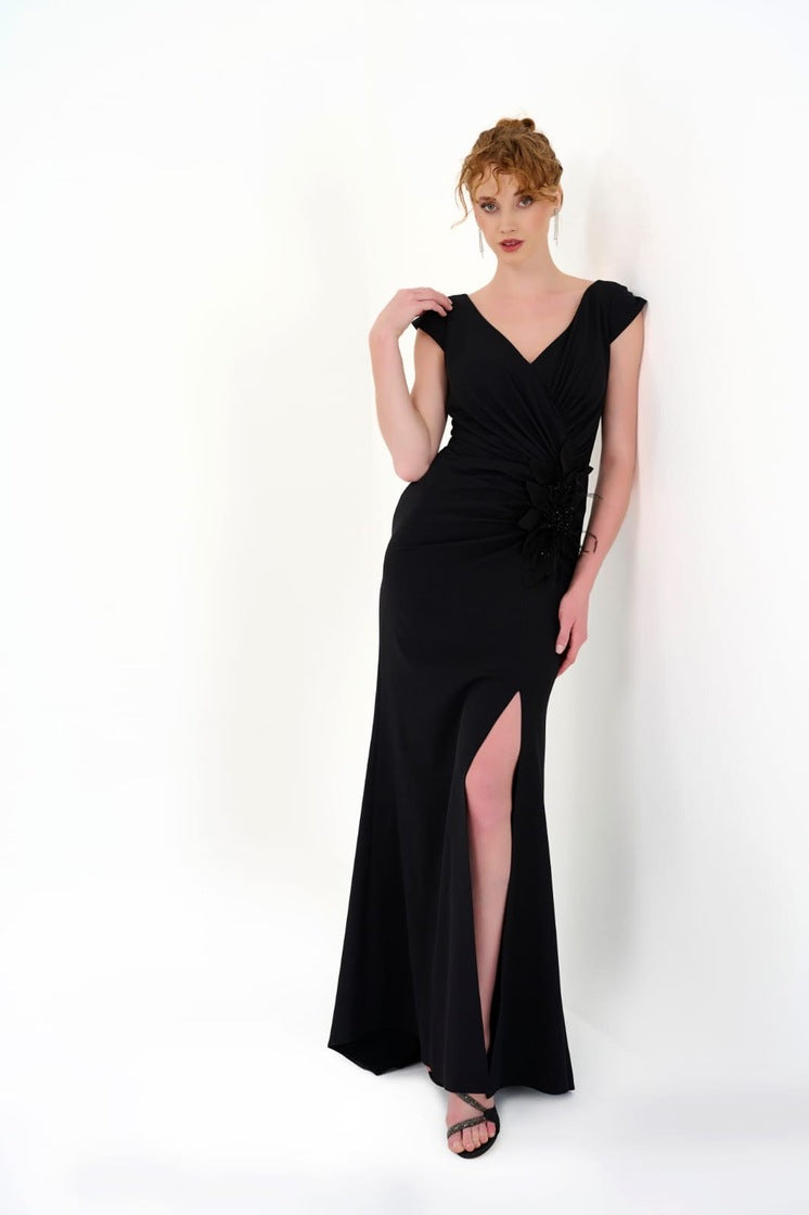 Elegantes Abendkleid mit Drapierung & Beinschlitz