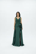 Elegantes Abendkleid mit Drapierung & Volantdetails / C4995