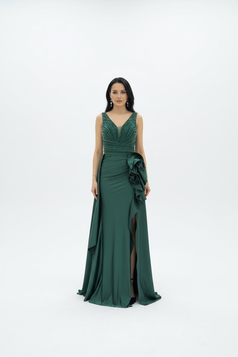 Elegantes Abendkleid mit Drapierung & Volantdetails / C4995