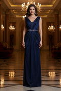 Elegantes Glanz-Abendkleid mit V-Ausschnitt / C4715