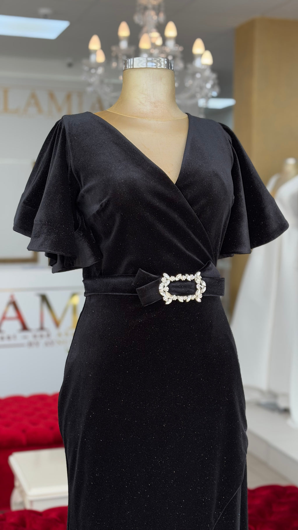 Elegantes Abendkleid mit Fledermausärmeln & Schmuckgürtel / C5727