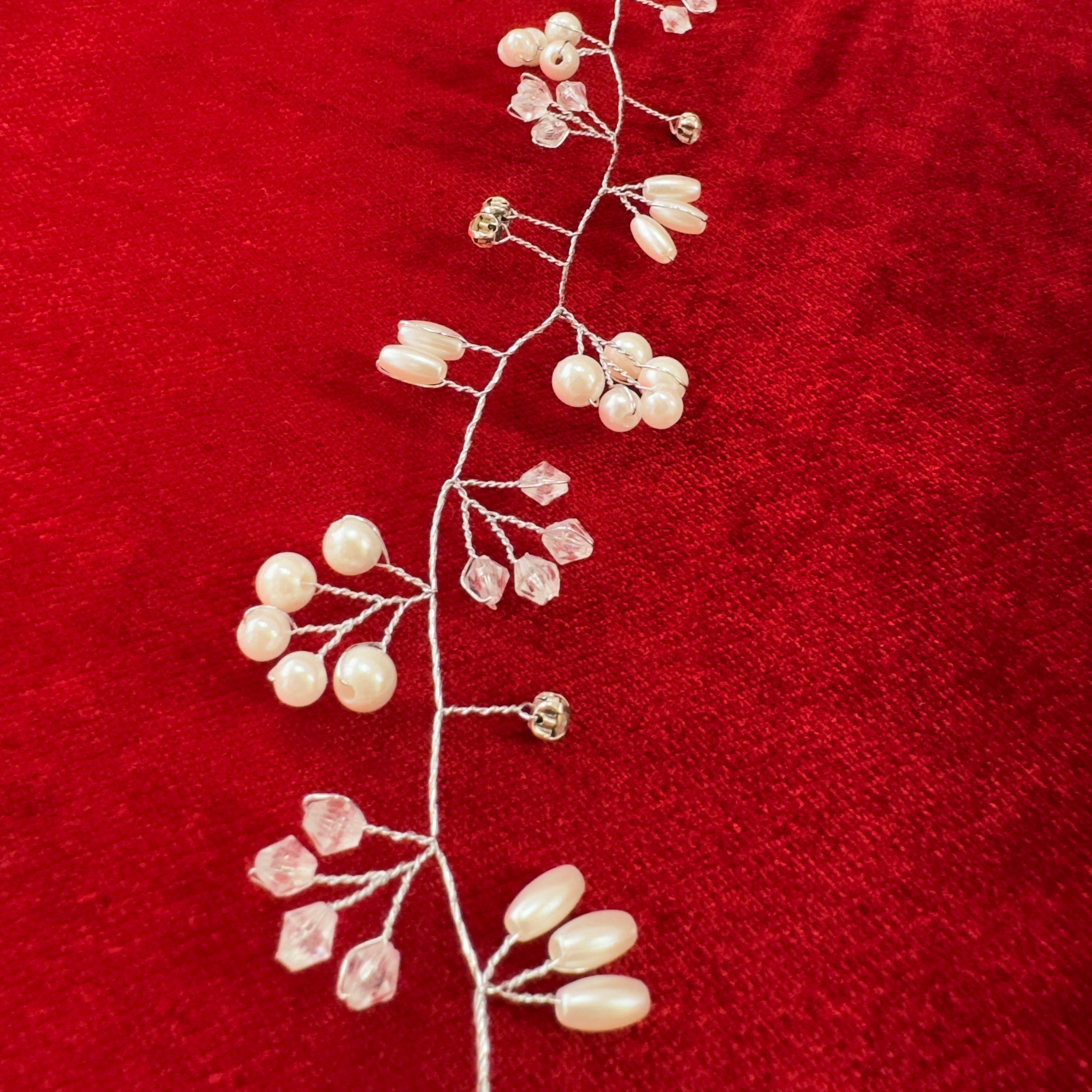 Haarschmuck aus Perlen und Glasperlen