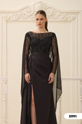 Elegantes Abendkleid mit Paillettenoberteil & Chiffon-Cape / C5991