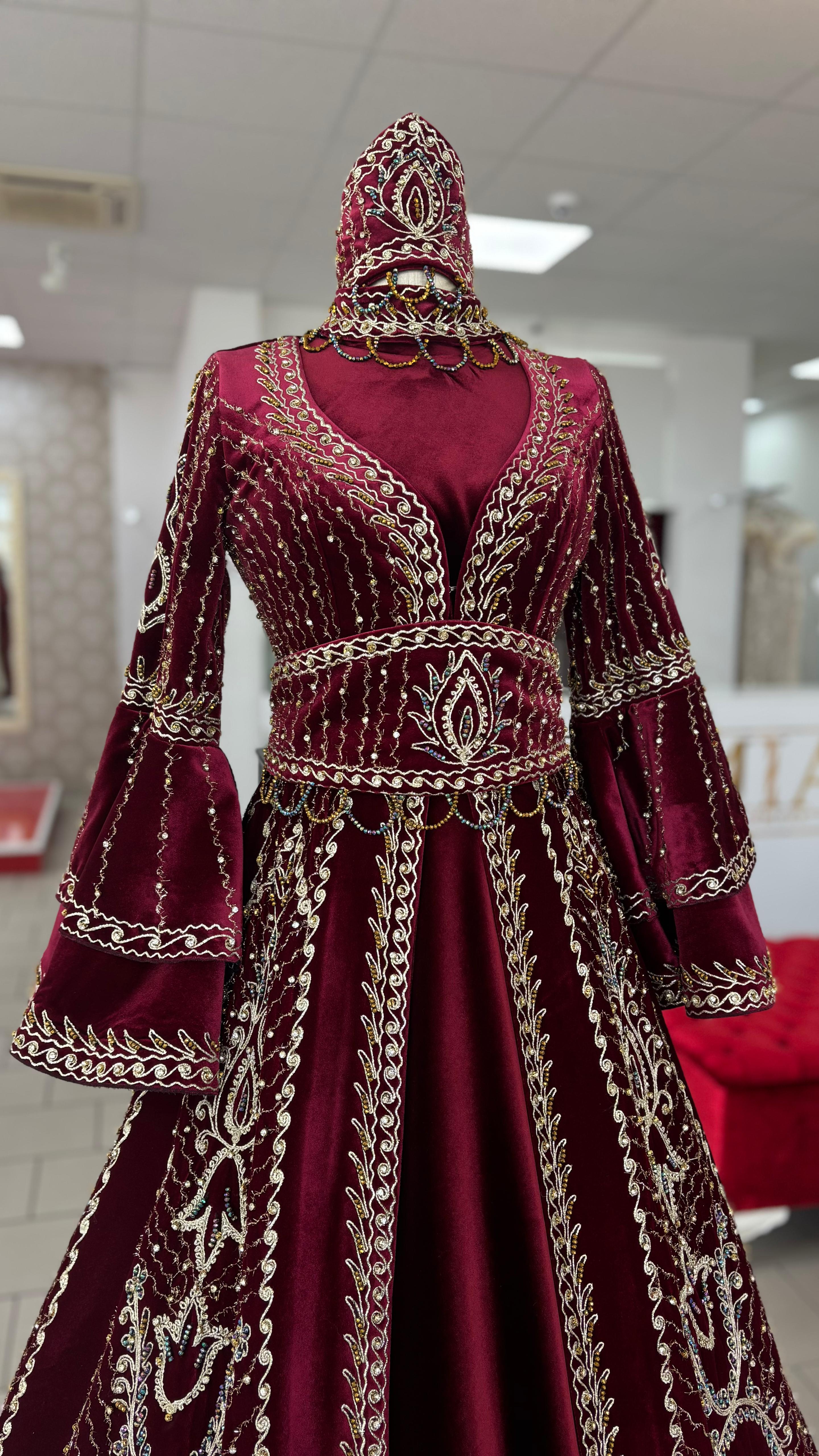 Kaftan „Sultan“ – Luxus Bindallı in Bordeaux mit Goldstickerei 4- Teilig