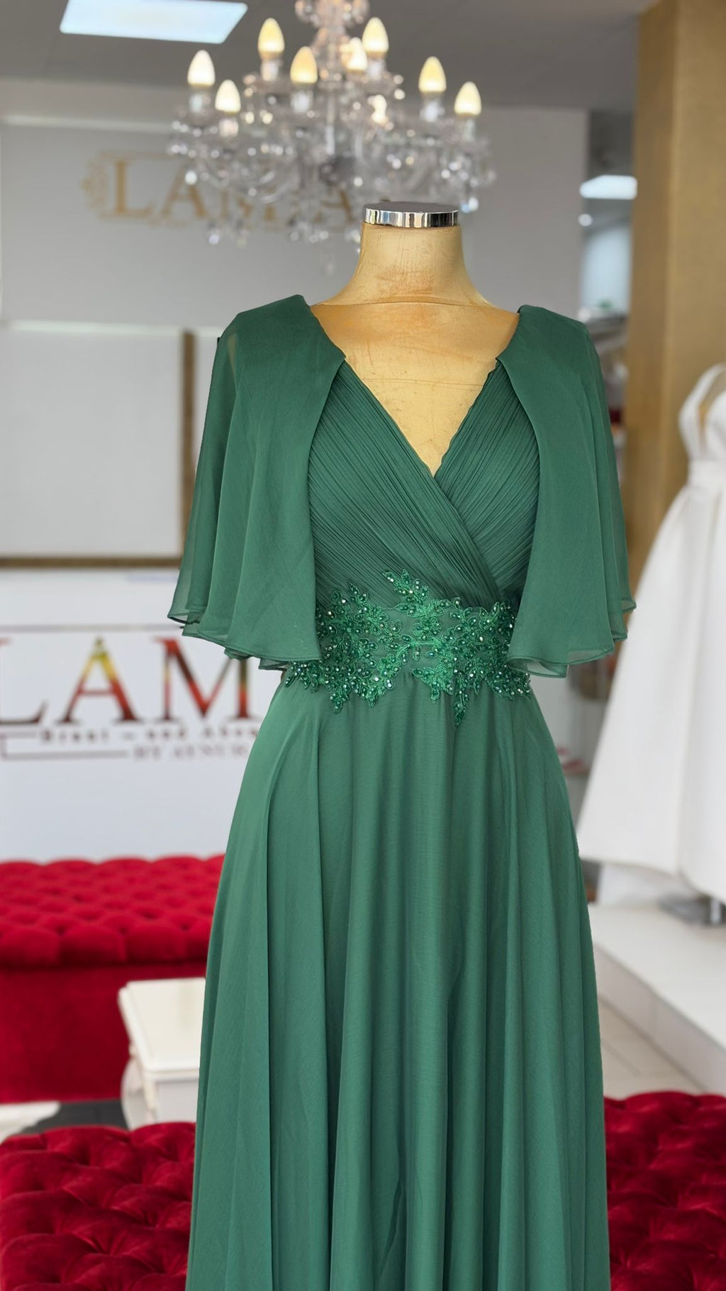 Abendkleid mit Chiffonrock & V-Ausschnitt – Modell FK639