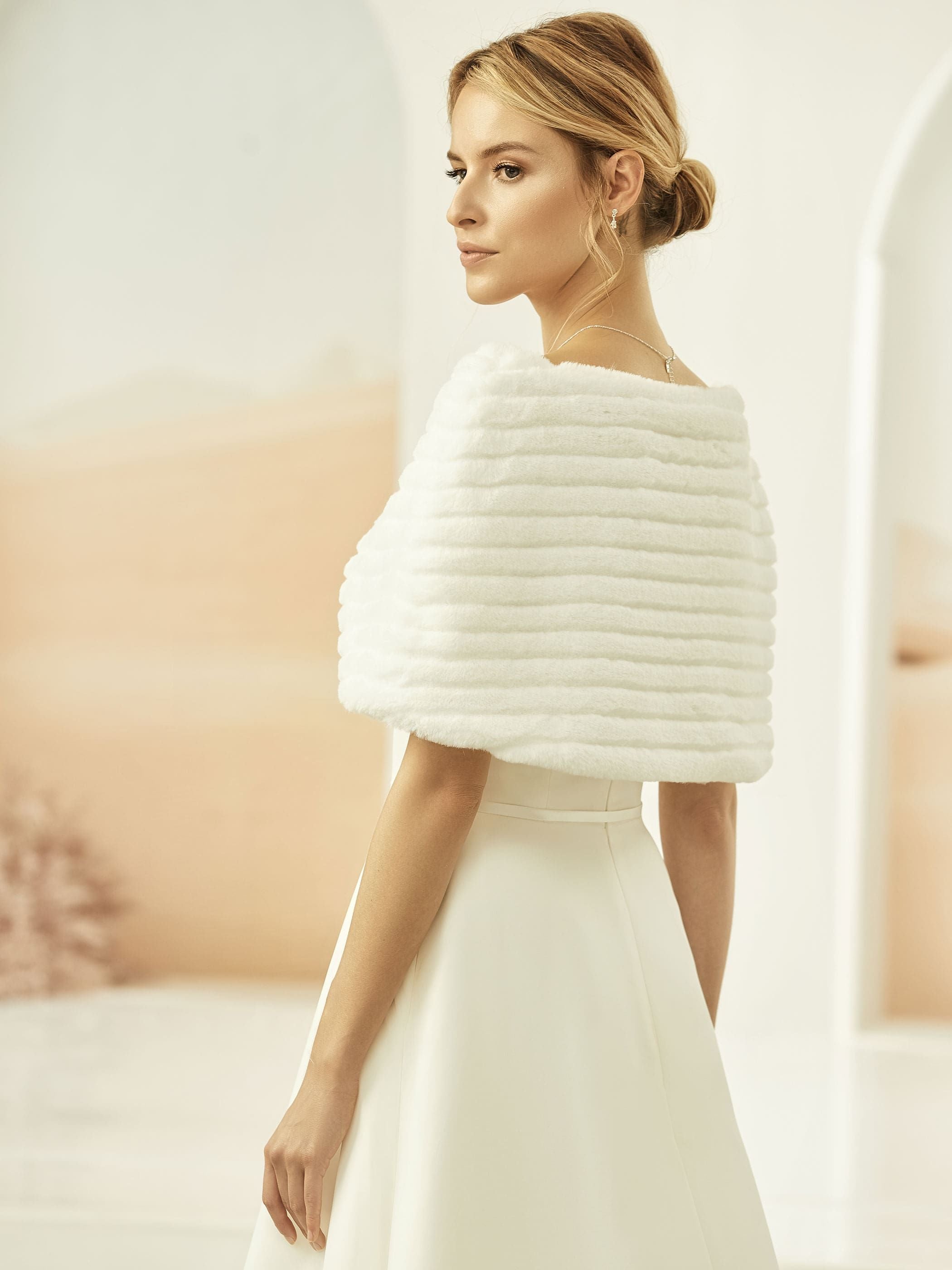Braut-Cape E329