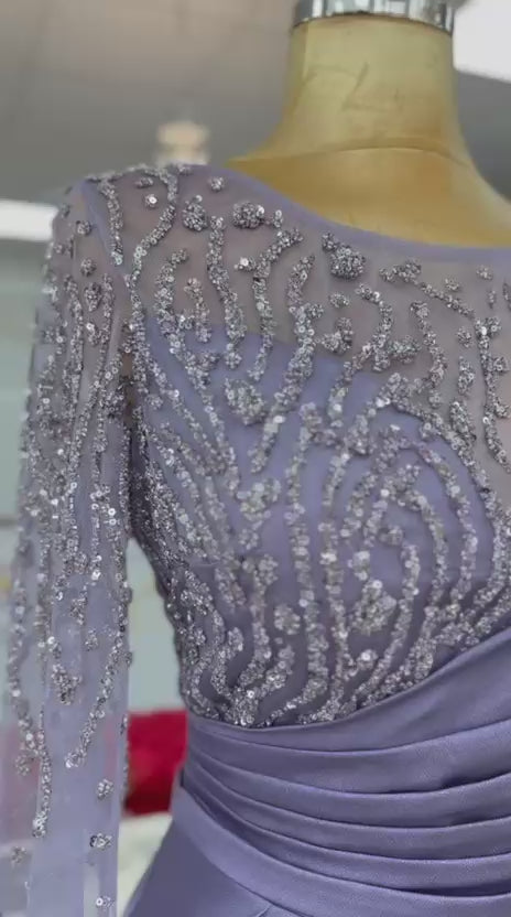 Elegantes Abendkleid mit Glitzerapplikationen / C5908