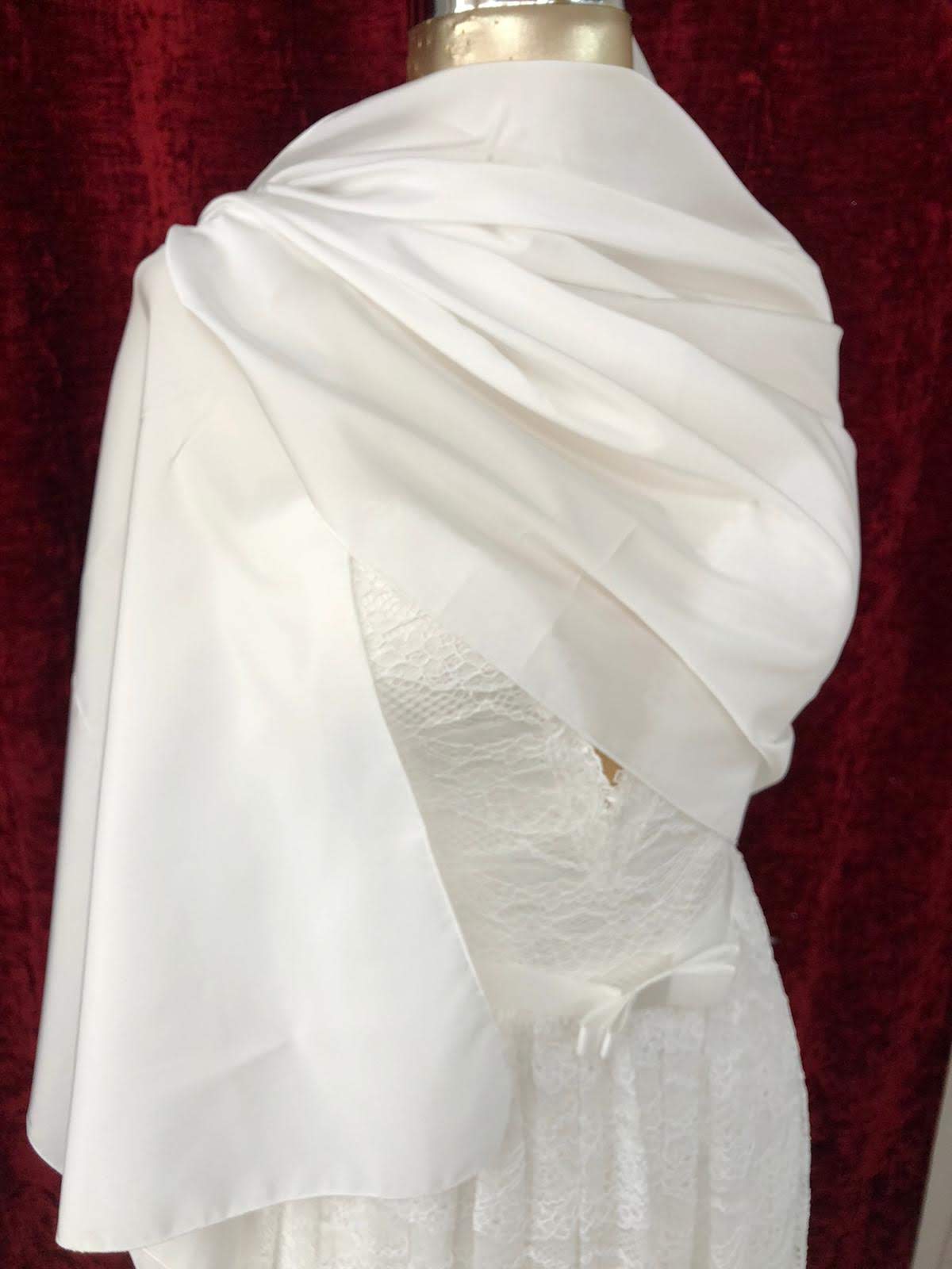 Satin Stola