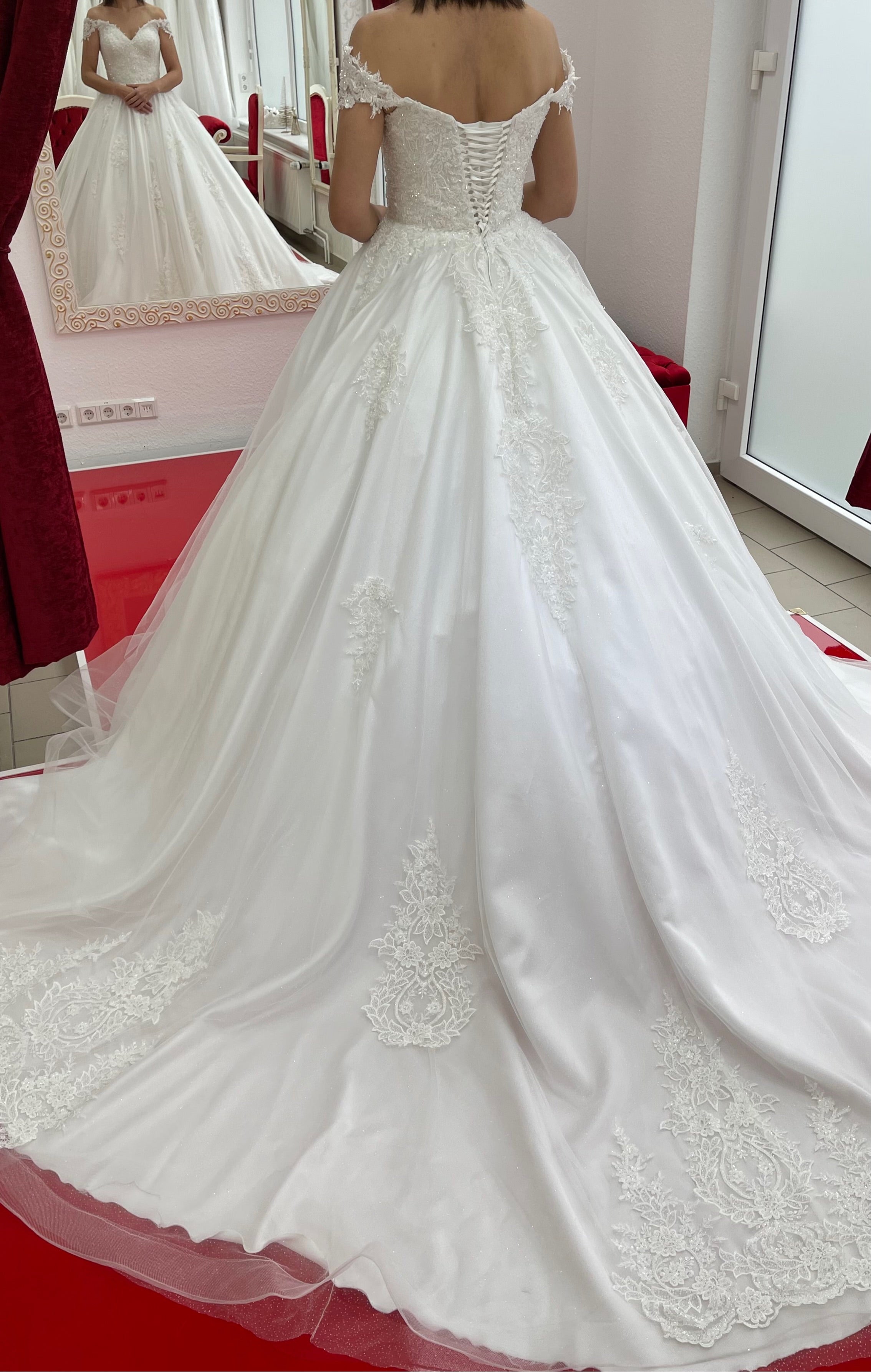 Brautkleid Fesleğen